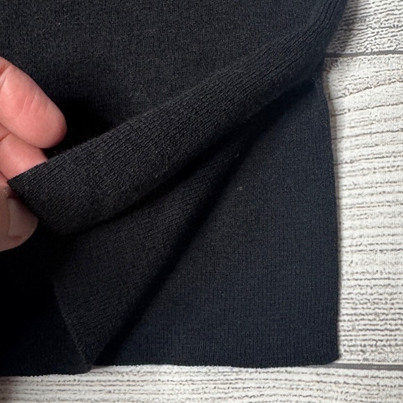 Eileen Fisher Sleeveless Tunic Sweater Fine Knit 100%‎ Wool XS Split Side Black - Picture 2 of 6